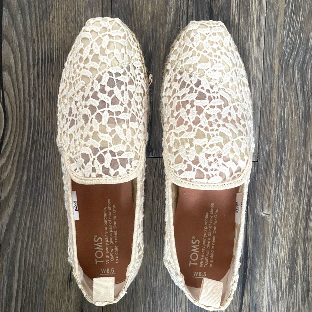 TOMS Women's Alpargata Beige Lace Flats